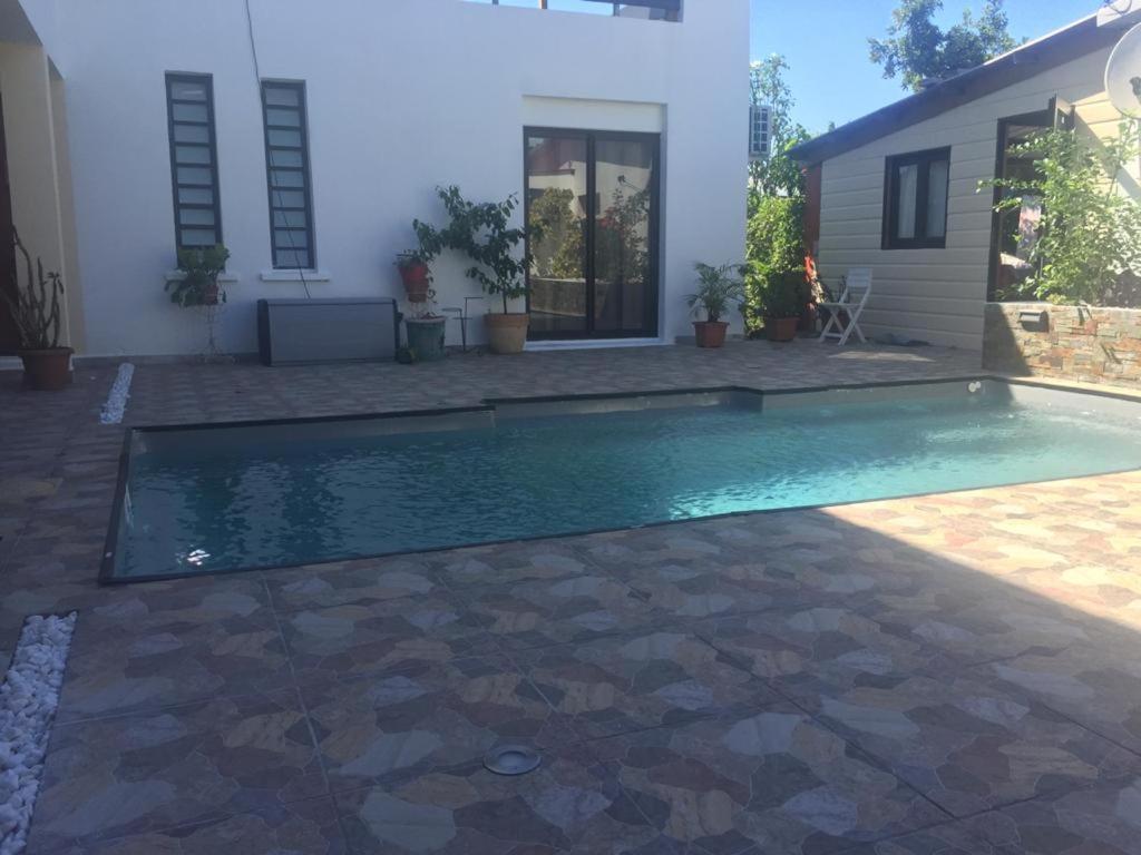 Nicole Residence Avec Piscine Chauffee & Jacuzzi ซานต์-อองเดร ภายนอก รูปภาพ