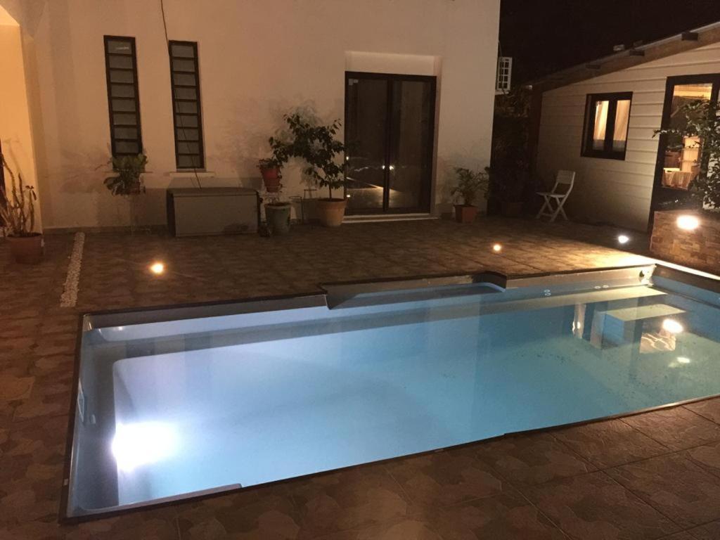 Nicole Residence Avec Piscine Chauffee & Jacuzzi ซานต์-อองเดร ภายนอก รูปภาพ