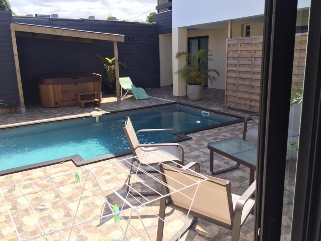 Nicole Residence Avec Piscine Chauffee & Jacuzzi ซานต์-อองเดร ภายนอก รูปภาพ