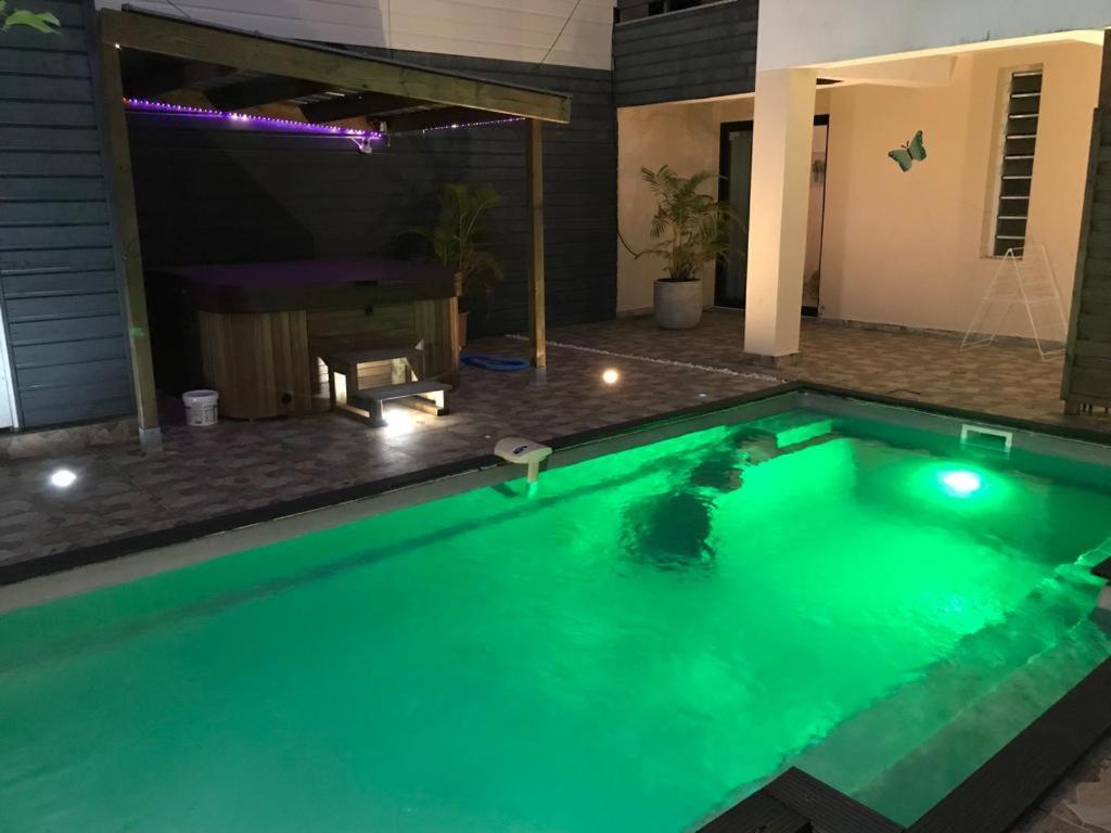 Nicole Residence Avec Piscine Chauffee & Jacuzzi ซานต์-อองเดร ภายนอก รูปภาพ