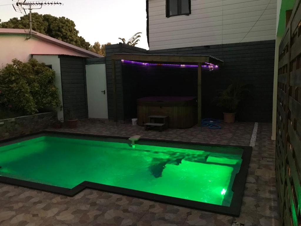 Nicole Residence Avec Piscine Chauffee & Jacuzzi ซานต์-อองเดร ภายนอก รูปภาพ