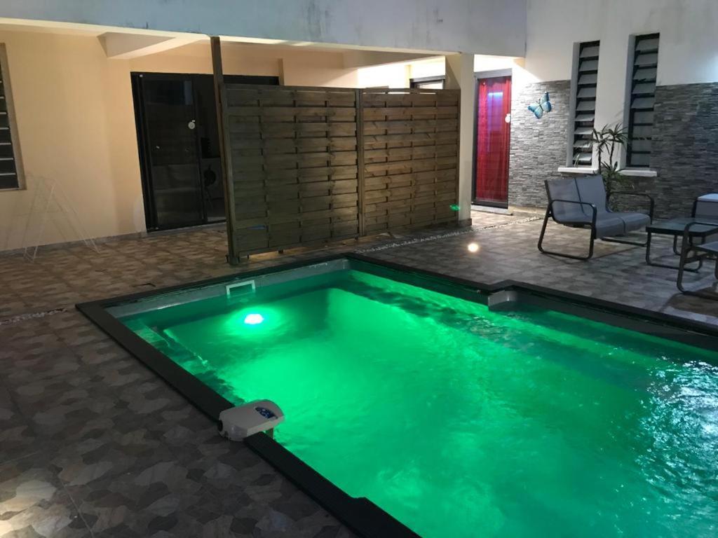 Nicole Residence Avec Piscine Chauffee & Jacuzzi ซานต์-อองเดร ภายนอก รูปภาพ