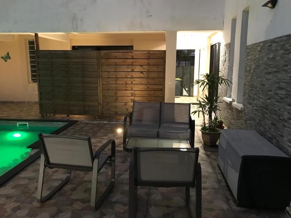 Nicole Residence Avec Piscine Chauffee & Jacuzzi ซานต์-อองเดร ภายนอก รูปภาพ